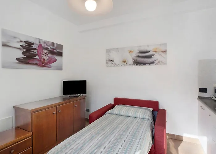 Semesterbostad Santa Lucia Imperia